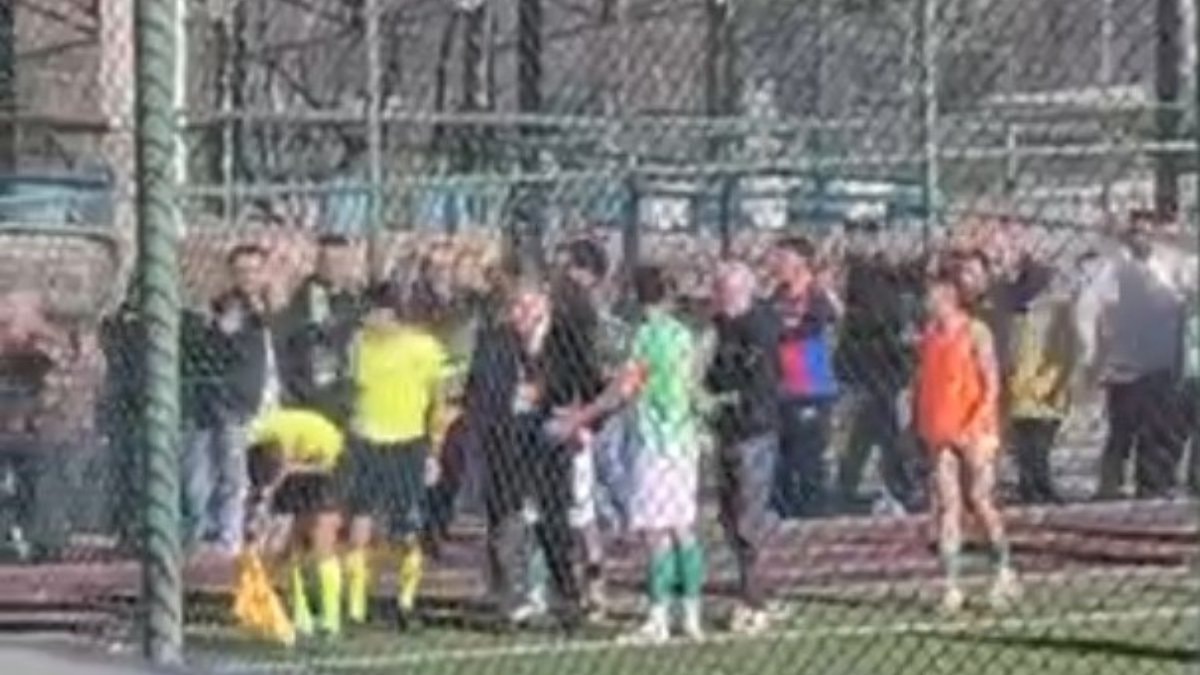 Malatya’da tribünden hakeme scooter atıldı