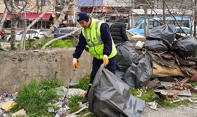 Maltepe’de gönüllülerle birlikte bayram temizliği