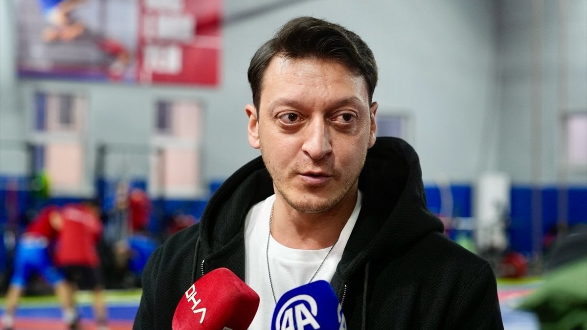 Mesut Özil: Dualarım Fenerbahçe’yle