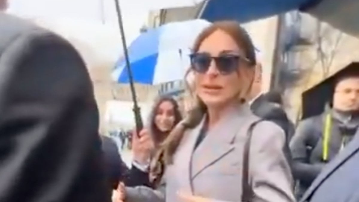 Münih’te yolunu kesen muhalif gazeteciye Mihriban Aliyeva’nın cevabı