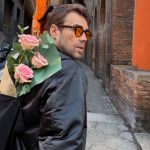 Murat Dalkılıç’ın sahne kazası! Pantolonunun arkasındaki ıslaklık dikkat çekti