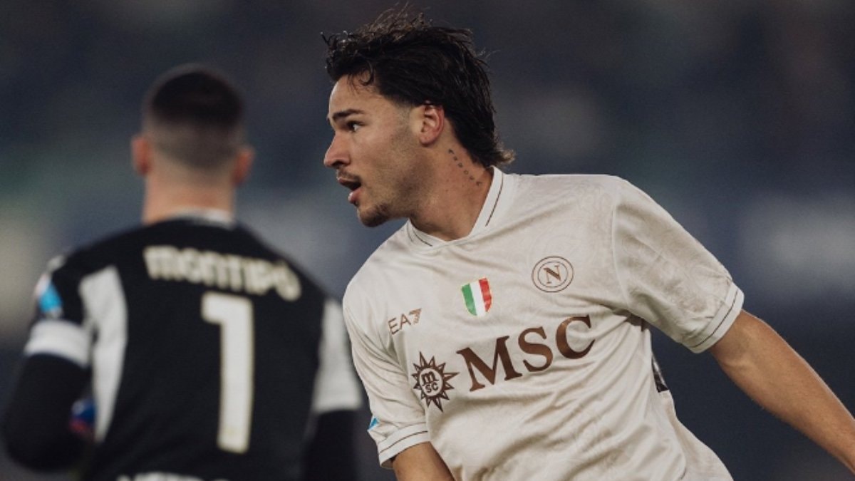 Napoli, Hellas Verona’yı son dakikada yıktı