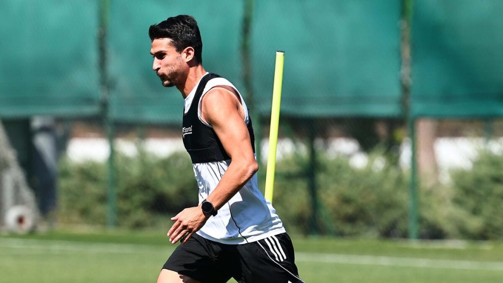 Necip Uysal, ikinci kez baba oldu