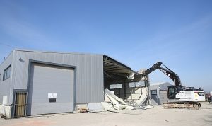 Nilüfer’de 4 kaçak bina yıkıldı