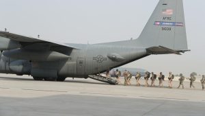 Orta Doğu’ya yığınak yapan ABD ordusu, eş zamanlı olarak Katar’daki üslerini tahliye etti