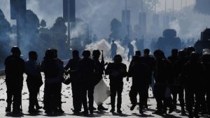 Pakistan’da gösteriler nedeniyle sokağa çıkma yasağı ilan edildi