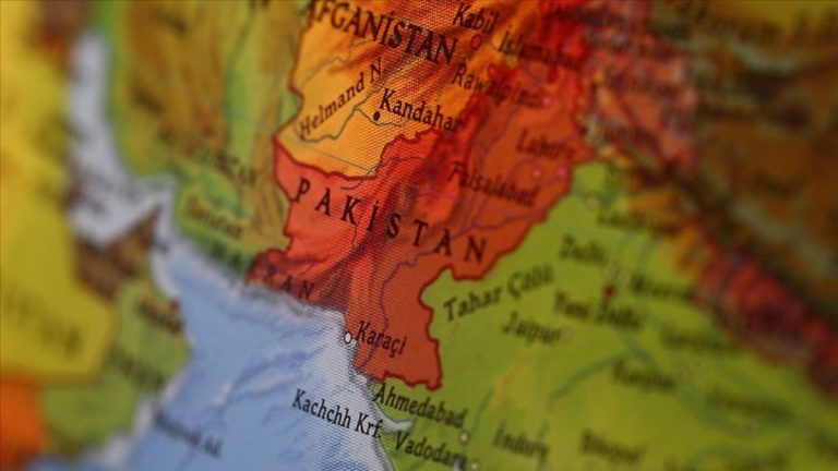 Pakistan’da güvenlik güçlerine bombalı saldırı: 10 ölü