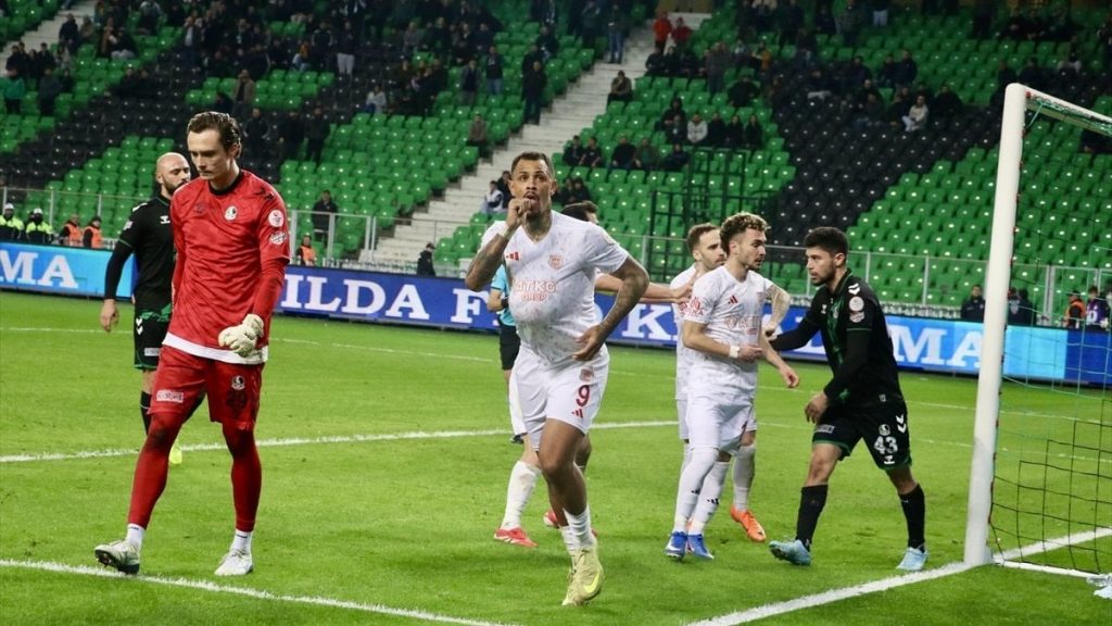 Pendikspor, Sakaryaspor deplasmanında kazandı