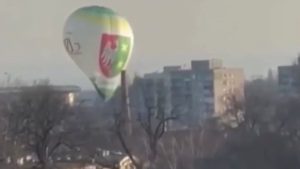Polonya’da sıcak hava balonu apartmana çarptı: 1 ölü