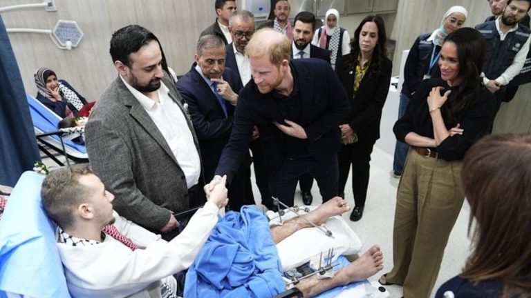 Prens Harry ve eşi Meghan Ürdün’de Gazzeli yaralıları ziyaret etti
