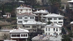 Safranbolu’nun tarihi konakları karla kaplandı