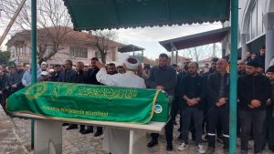 Sakarya’da ambar çatısından düşerek hayatını kaybeden yaşlı adam son yolculuğuna uğurlandı