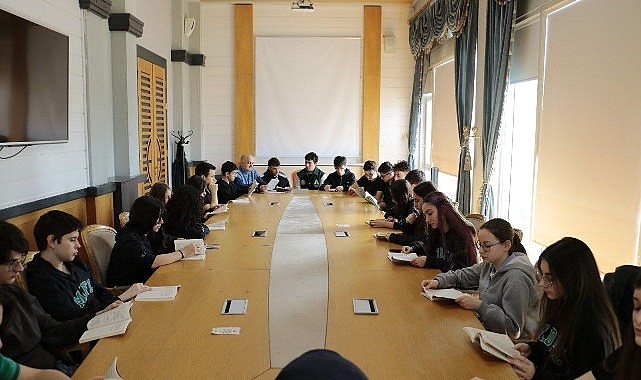 “Samanyolu’nda Ziyafet” gençlerin rehberi oldu