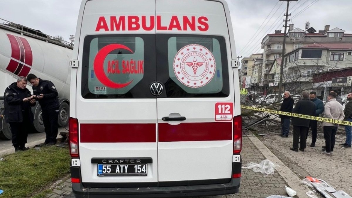 Samsun’da ambulans ile kamyon çarpıştı: 1 ölü 3 yaralı