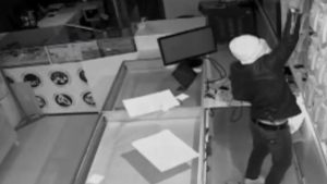 Şanlıurfa’da kuyumcu soygunu kamerada