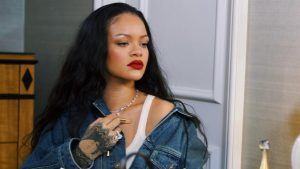 Silahlı saldırıya uğramıştı! Rihanna evinin çevresine etten duvar ördürdü