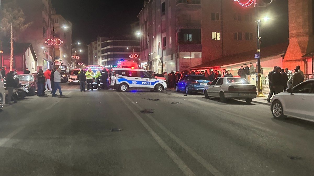 Sivas’ta teravih namazına giden gelin-kaynanaya otomobil çarptı: 1 ölü