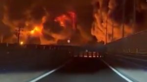 Tahran’da şiddetli patlamalar yaşanıyor