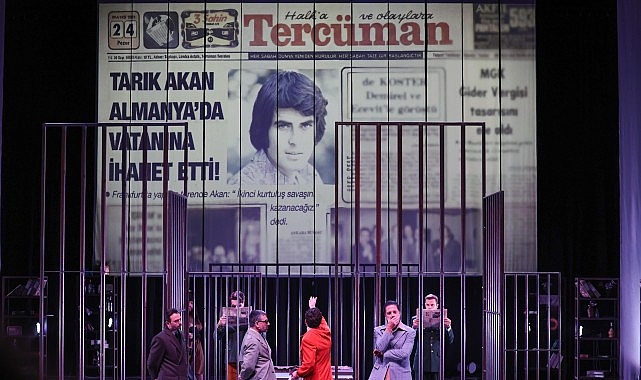 Tarık Akan’ın hayatı tiyatro sahnesinde