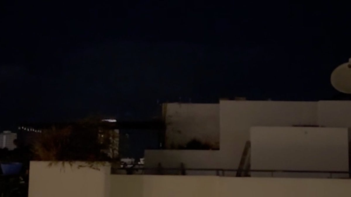 Tel Aviv semalarında güçlü patlamalar duyuldu