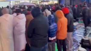 Times Meydanı’nda 2026’nın ilk teravih namazı kılındı