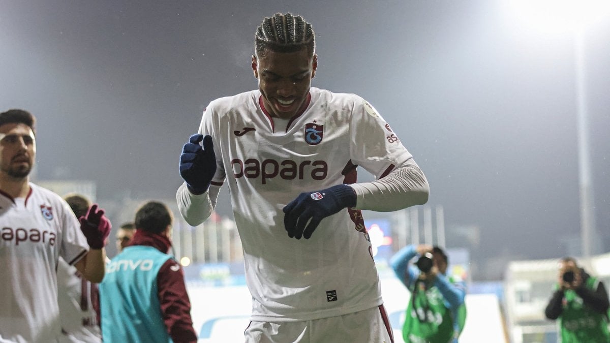 Trabzonspor, Eyüpspor’u tek golle geçti