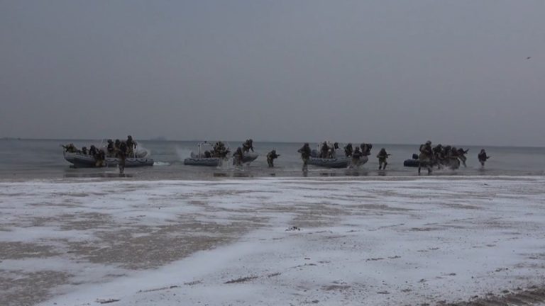 Türk ve İspanyol askerlerinden Almanya’da amfibi güç gösterisi