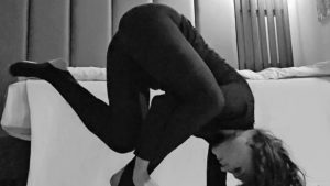 Uzak Şehir’in Fidan’ı İlkay Kayku’dan yoga pozları geldi