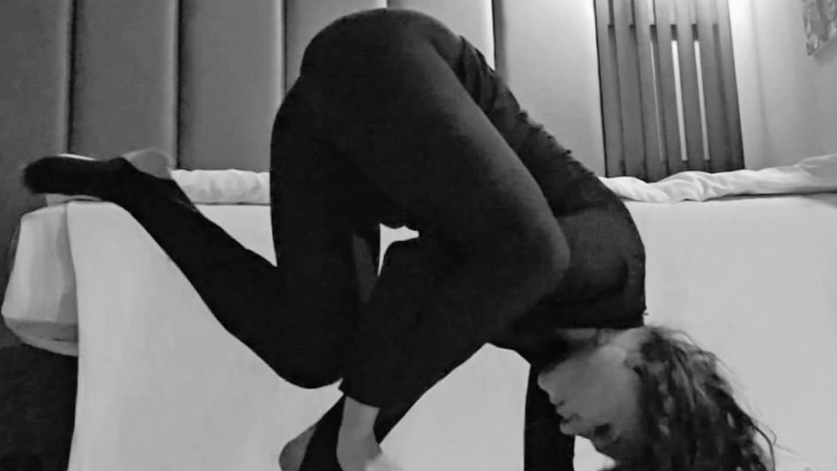 Uzak Şehir’in Fidan’ı İlkay Kayku’dan yoga pozları geldi