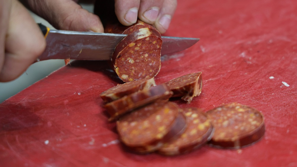 Uzmanından vatandaşa “ucuz sucuk” uyarısı