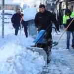 Van’da kardan 390 yerleşim yerinin yolu kapandı