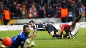 Wesley Sneijder’in Juventus’a attığı gol bir kez daha hatırlandı