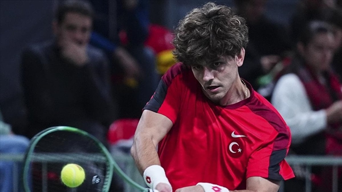 Yankı Erel’in BAE’de oynadığı maç güvenlik alarmı nedeniyle yarıda kaldı