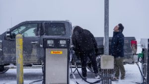 ABD’de benzin fiyatları 4 doların üzerine çıktı