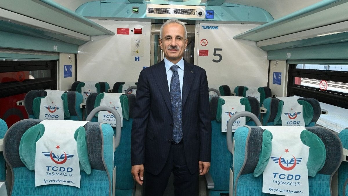 Abdulkadir Uraloğlu: Sakarya’daki Türkiye’nin ilk hızlı tren fabrikasının yapımında yüzde 55 ilerleme sağlandı