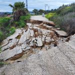 Adana’da sağanak heyelana yol açtı: Yol çöktü, trafik kapatıldı