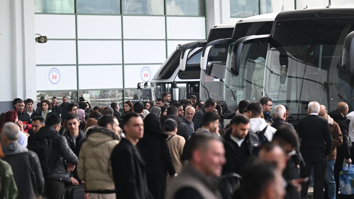 Bayram tatili öncesi otogarlar dolup taştı: Ek kapasite sağlandı