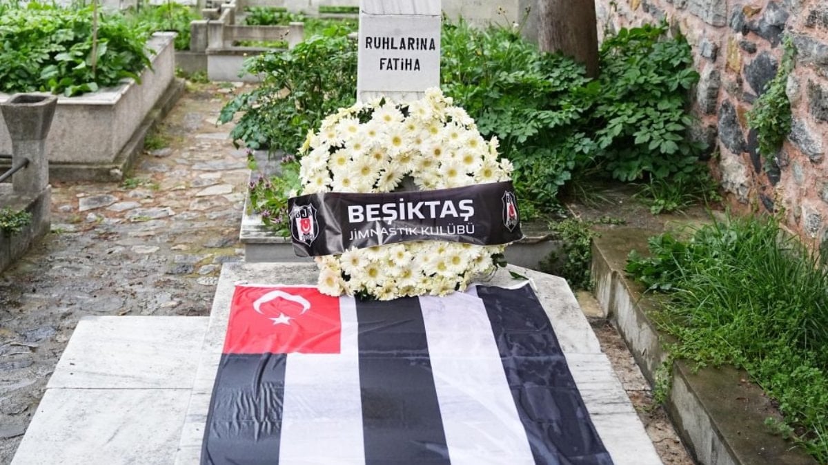 Beşiktaş, Şeref Bey’i kabri başında andı