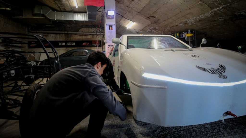 Bursa’da liseliler, geliştirdikleri elektrikli araç ile TEKNOFEST’te zirveyi hedefliyor