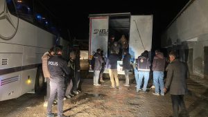 Çankırı’da tırda 75 kaçak göçmen yakalandı