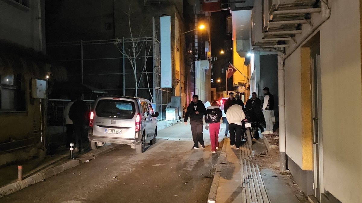 Çorum’da ‘yan bakma’ kavgasında 1 kişi bıçakla yaralandı