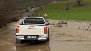 Diyarbakır’da şiddetli yağış hayatı olumsuz etkiledi