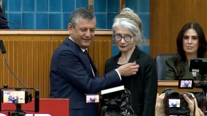 Emine Ülker Tarhan, CHP’ye geri döndü