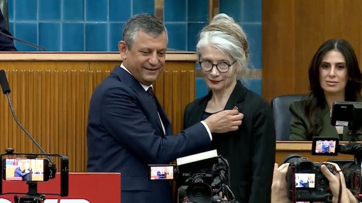 Emine Ülker Tarhan, CHP’ye geri döndü