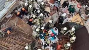 Fatih’te çöken binaya ilişkin İstanbul Valiliği’nden açıklama geldi