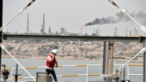 Hark Adası: Petrolü değil korkuyu akıtıyor