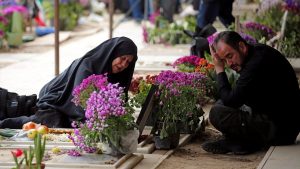 İran’da bayram dolayısıyla mezarlık ziyaretleri yapıldı