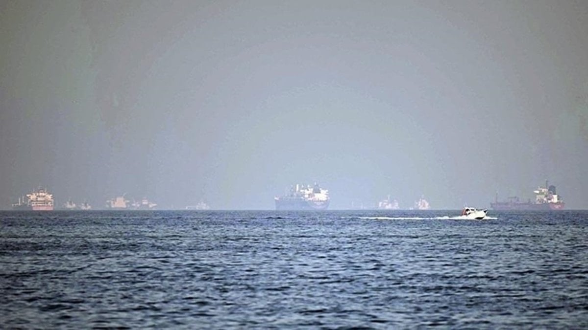 İran’dan Hürmüz Boğazı açıklaması: İsrail ve ABD bağlantılı gemiler geçemez