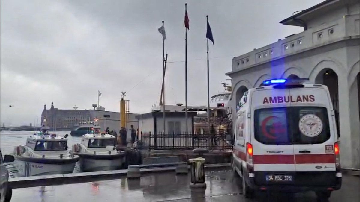 Kadıköy Rıhtım’da denizde erkek cesedi bulundu