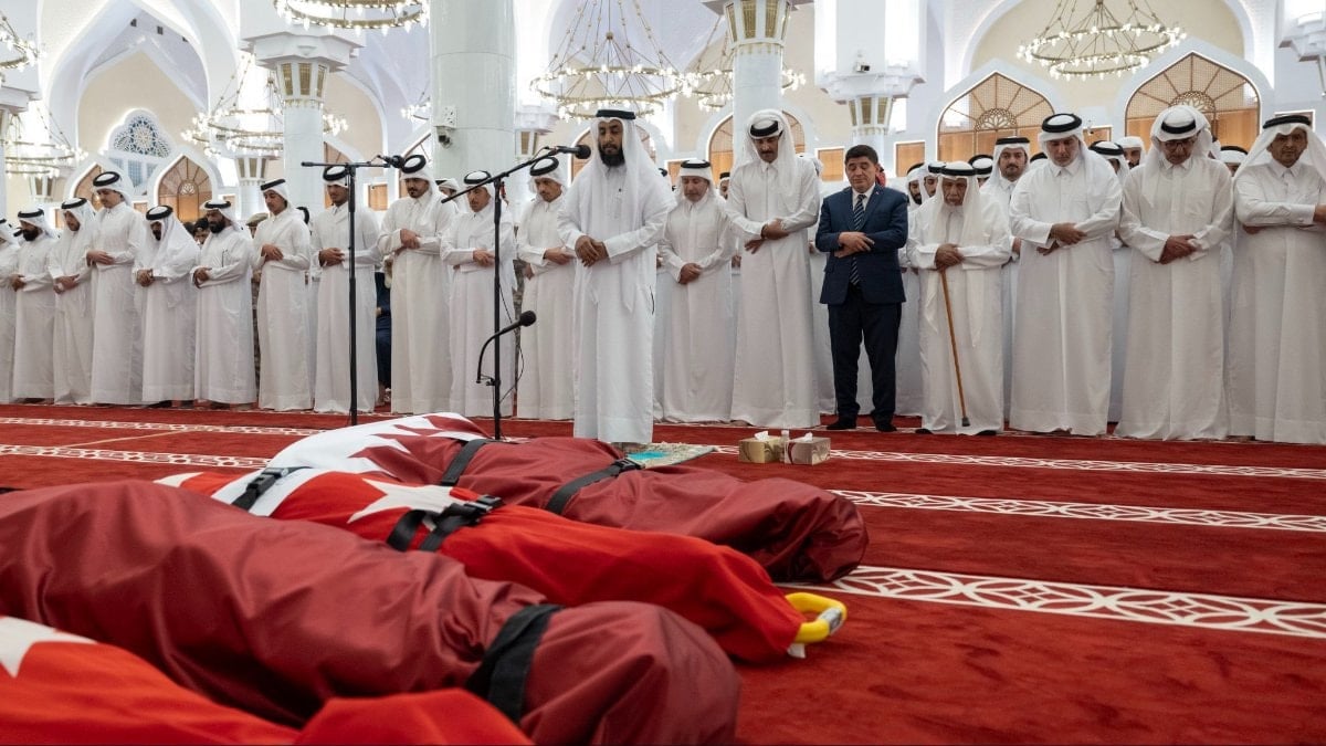 Katar’da düşen uçakta şehit olanlar için cenaze namazı kılındı